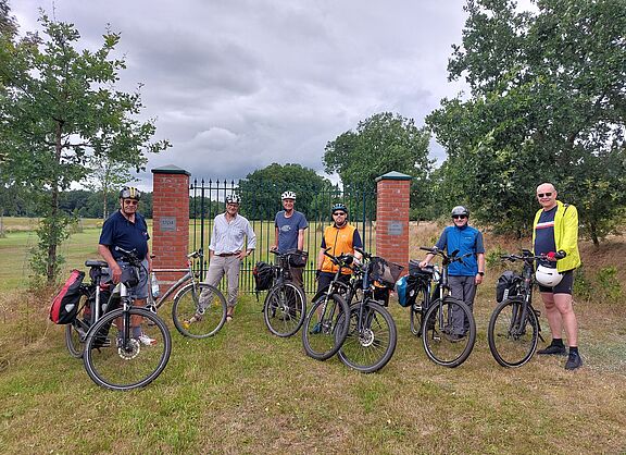 Gruppenfoto auf dem Frachtweg